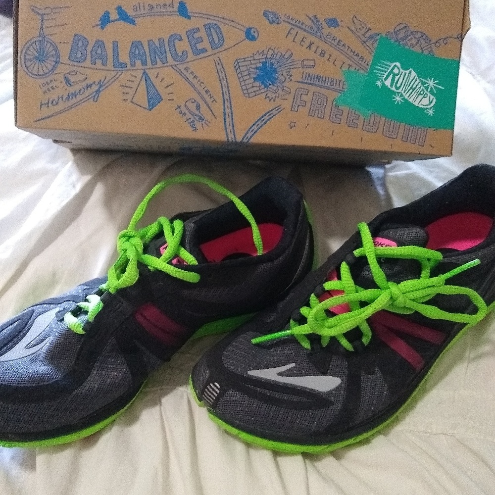 Brooks Pure Connect running shoes sz 7